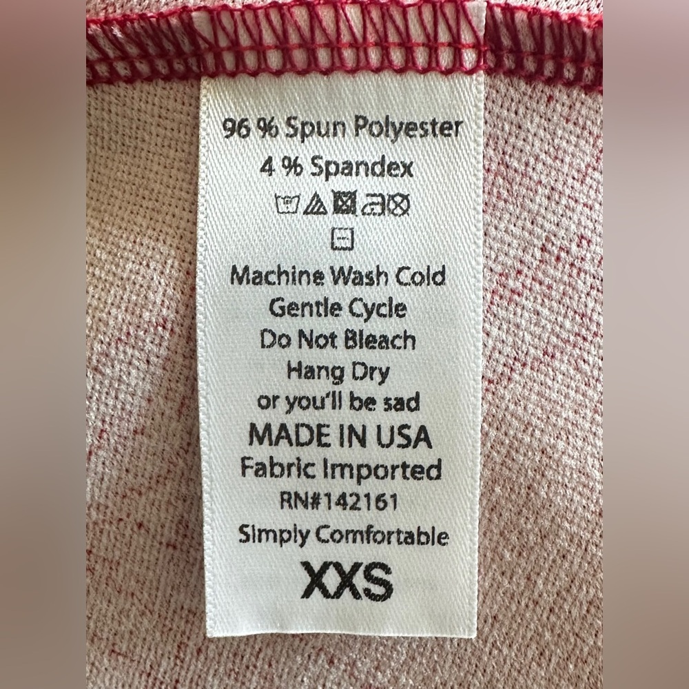 NWT. Elegant Red Patterned Dress Size XXS - Picture 14 of 15